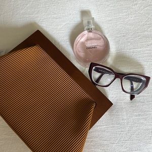 ✨NWT Tan Clutch Wooden Handle